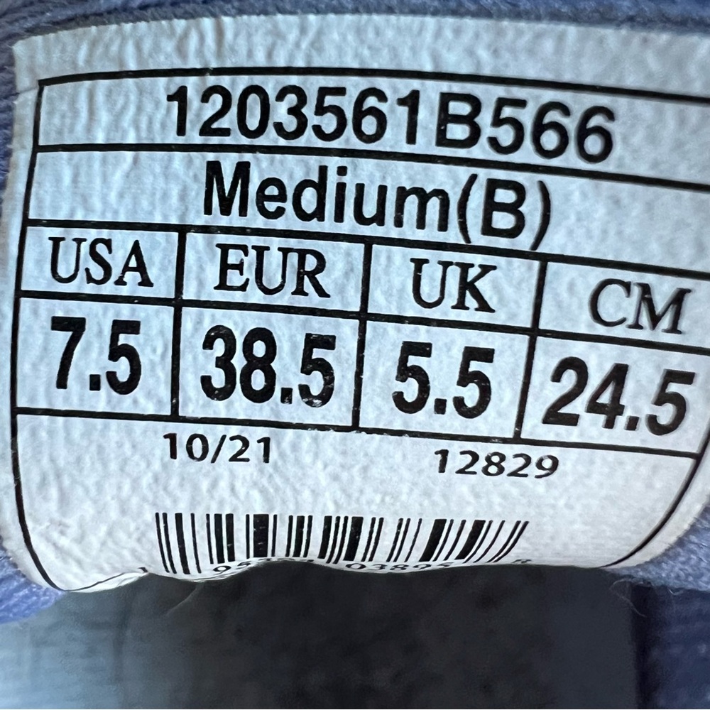Brooks Ghost Light Purple Athletic Shoes - Picture 7 of 7